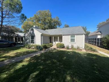 Main picture of 4124 Greenbrier Dr