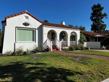 Main picture of 712 Portola Ave