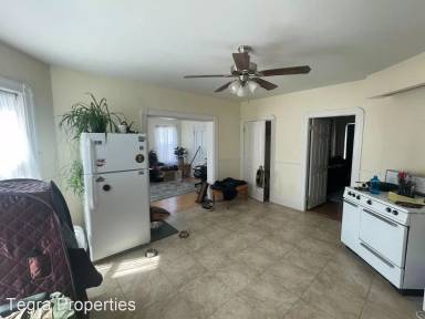 Main picture of 162 3rd St