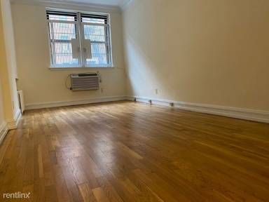 Main picture of 426 E 81st St