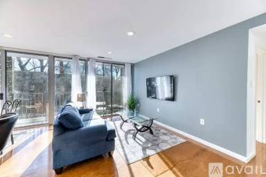 Main picture of 4420 Briarwood Ct N
