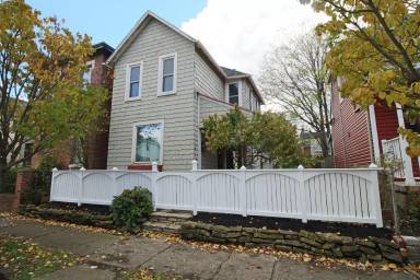 Main picture of 427 E Kossuth St