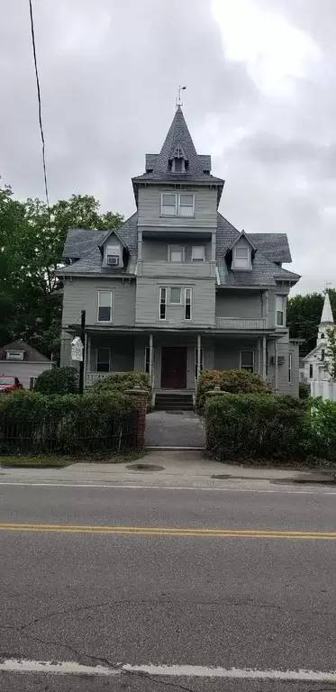 Main picture of 881 Main St