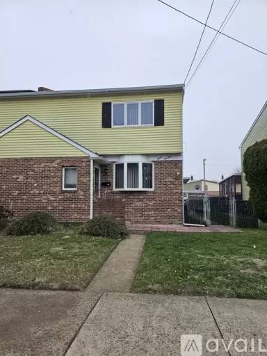 Main picture of 319 Lincoln Ave
