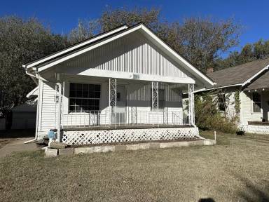 Main picture of 339 N Kansas Ave