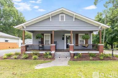Main picture of 706 Cove Rd