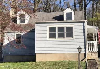 Main picture of 34 Fahnestock Rd