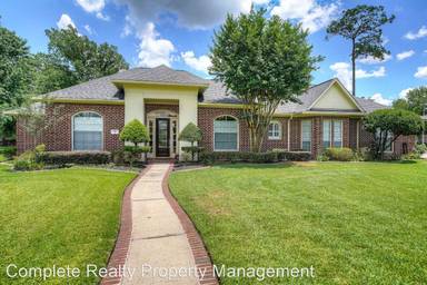 Main picture of 26 Villa Bend Dr