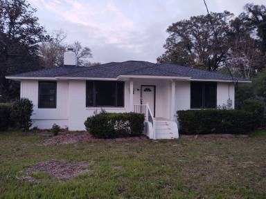Main picture of 5820 W Jackson St