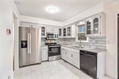 Main picture of 1208 S Mayview Ave