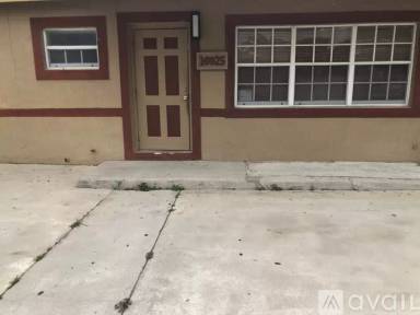 Main picture of 16014 NW 27th Ave