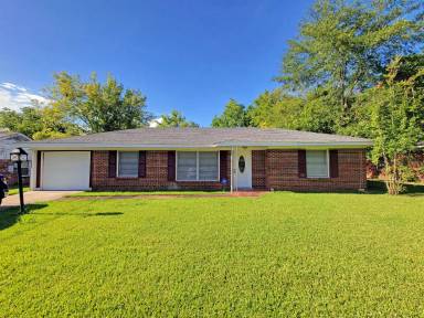Main picture of 1325 Buckingham Dr