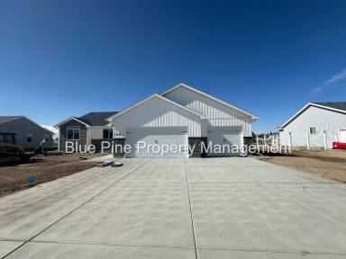 Main picture of 3881 E Hemlock