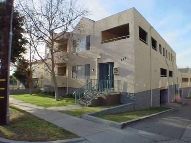 Main picture of 215 E Hyde Park Blvd