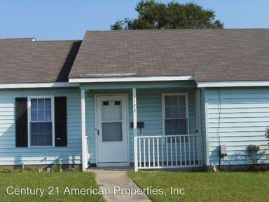 Main picture of 715 - 719 Pinewood Dr