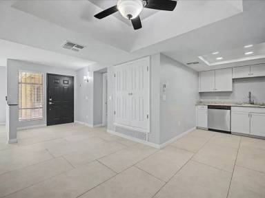Main picture of 8271 N Oracle Rd
