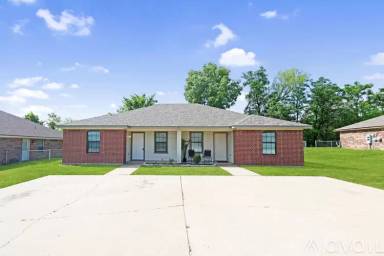 Main picture of 313 Janelle Dr
