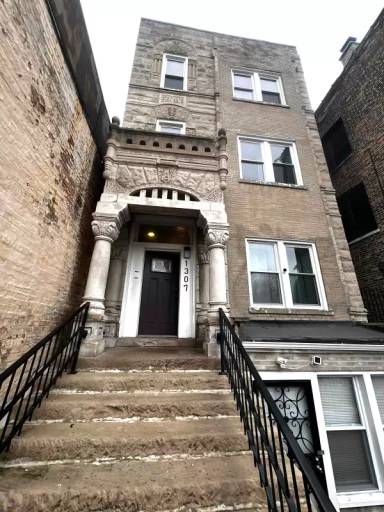 Main picture of 1307 S Kedzie Ave