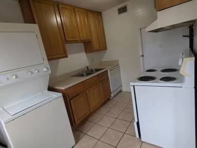 Main picture of 215 Lovelace Dr