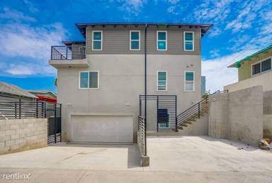 Main picture of 125 E Spruce Ave
