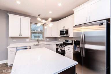 Main picture of 2414 W Arthington St