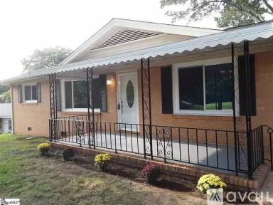 Main picture of 106 Parkdale Dr