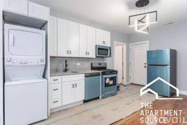 Main picture of 2659 W Homer St