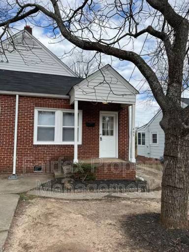Main picture of 405 W 5th St