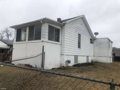 Main picture of 2183 Woodruff Ave