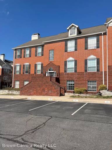 Main picture of 668 Gateway Dr SE