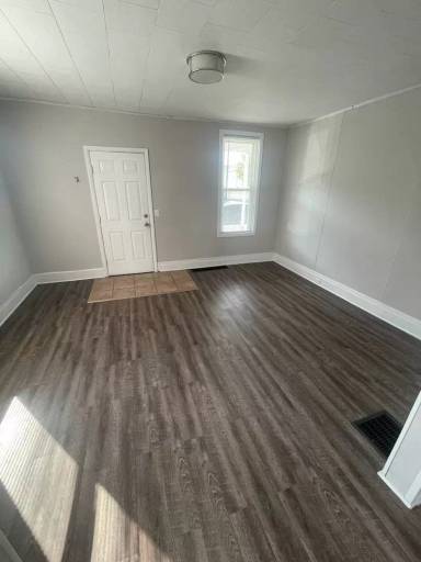 Main picture of 1462 Logan Ave