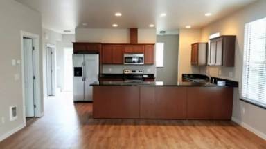 Main picture of 1631 Iron St