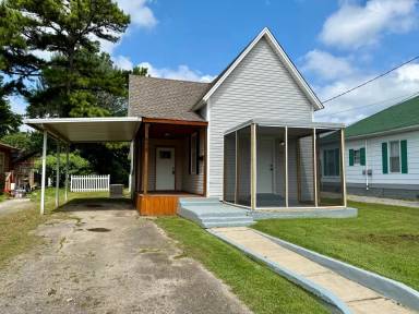 Main picture of 608 S 6th St