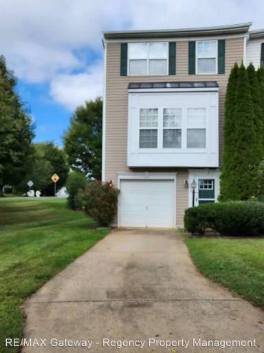 Main picture of 936 Persimmon Pl