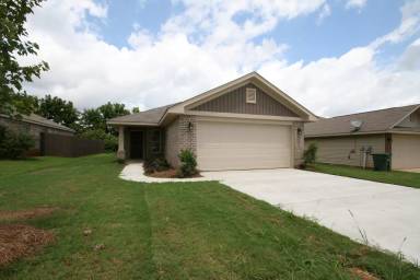 Main picture of 335 Mertle Dr NE