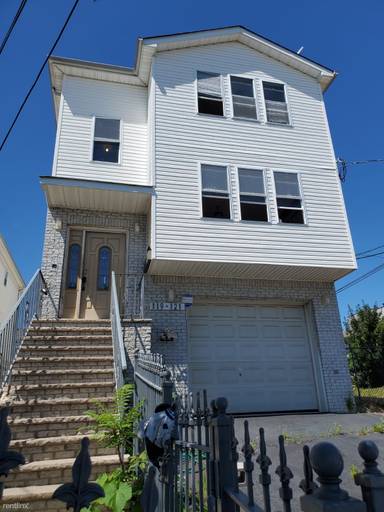 Main picture of 119-121 Mount Pleasant Ave