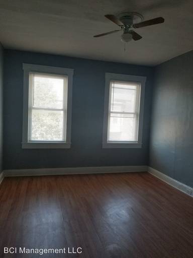 Main picture of 2637 E Madison St