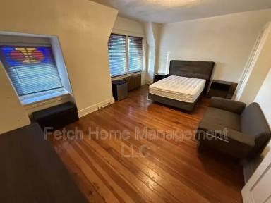 Main picture of 927 E King St