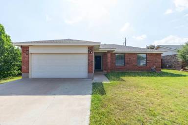 Main picture of 11 Woodcock Cir