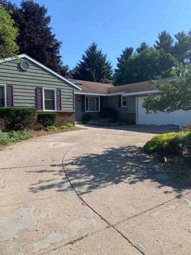 Main picture of 7963 Pine Hollow Dr SE