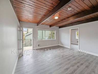 Main picture of 931 N 104th St