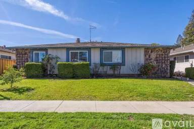 Main picture of 2565 Skylark Dr