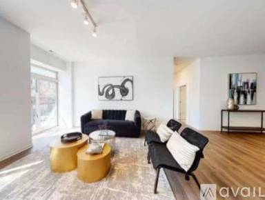 Main picture of 2550 S Wabash Ave