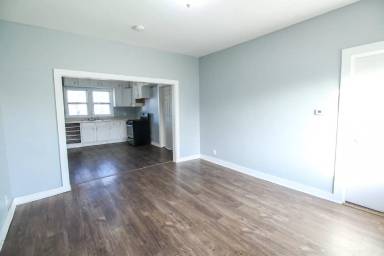 Main picture of 310 8th Ave