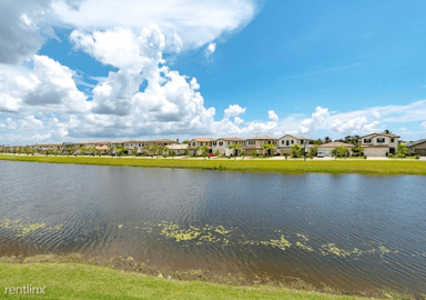 Main picture of 725 SW 113th Way