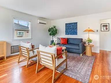 Main picture of 8316 49th Ave S