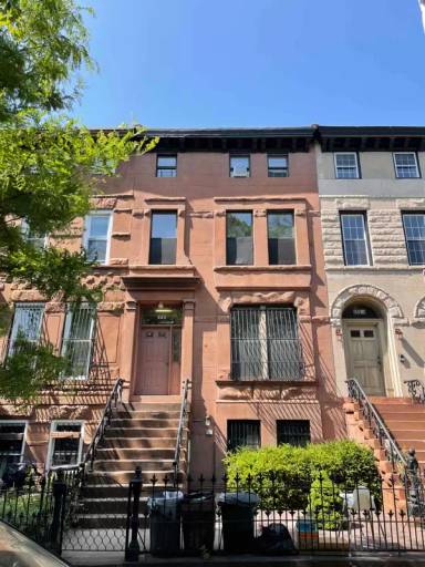 Main picture of 553 Decatur St