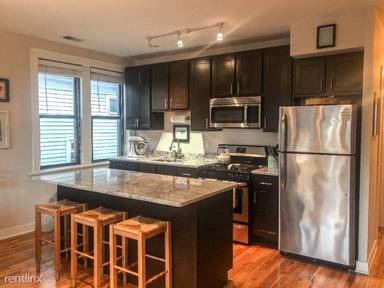 Main picture of 2229 W Wilson Ave