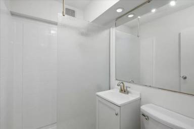 Main picture of 306 E 19th St