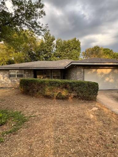 Main picture of 2236 Houston Ave